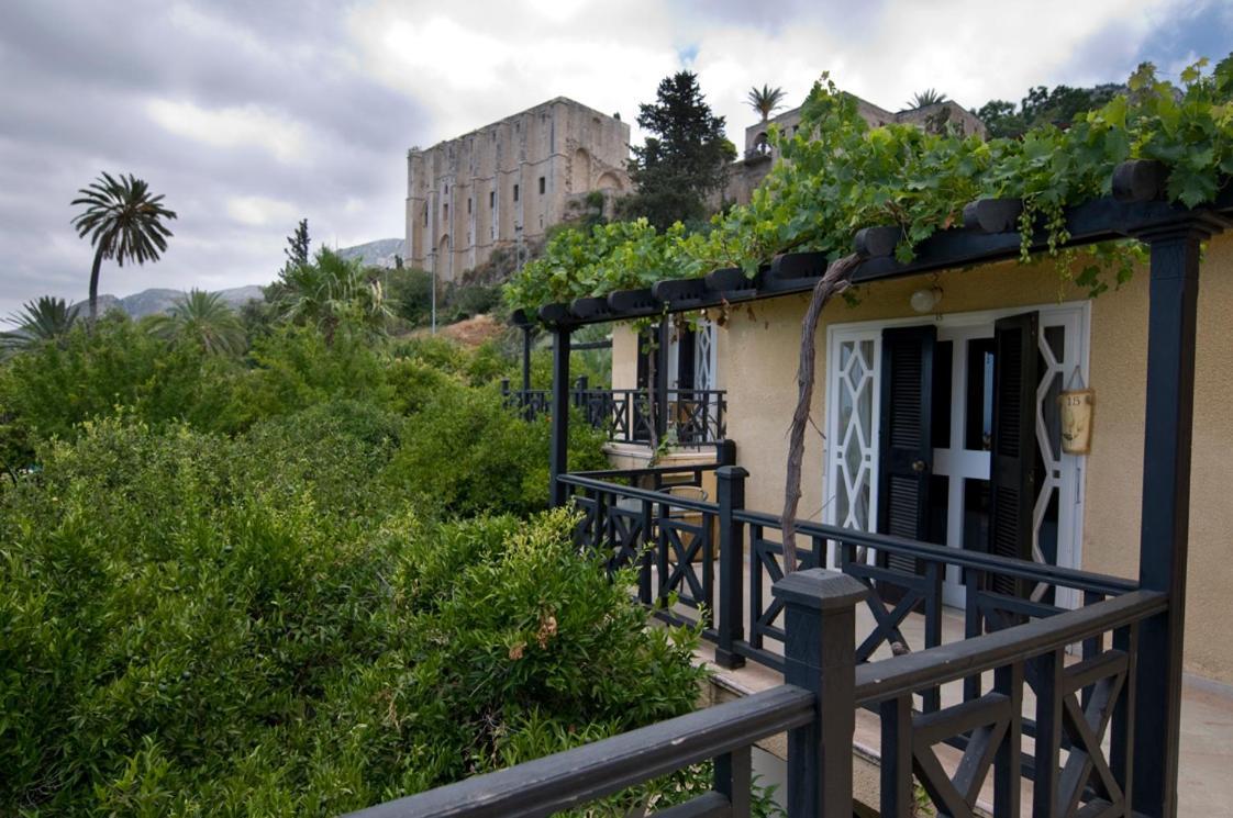 Albergue Bellapais Gardens Exterior foto
